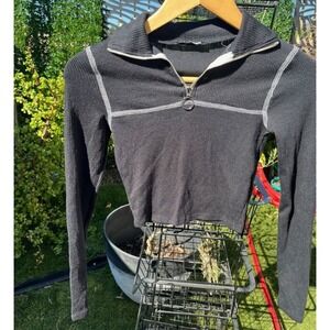 Size XS Zipper Black Crop Top